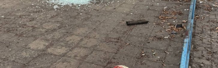Россияне ударили по админзданию в Сумах. Ранение получил подросток