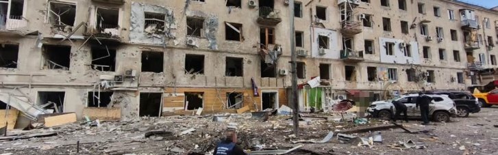 Обстрел перед пасхальным перемирием: россияне сбросили несколько авиабомб на Краматорск (ВИДЕО)