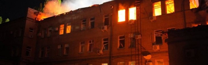 От удара по Запорожью погиб человек, повреждены дома, торговый центр и учебное заведение (ФОТО, ВИДЕО)