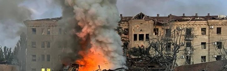 Россияне сбросили КАБ на центр Славянска. Повреждено более 30 многоэтажек, есть раненые