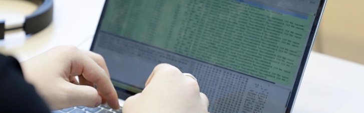 В Одесі викрили шахрайські кол-центри: зловмисники використовували ШІ та діпфейки