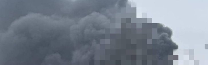 Армия РФ атаковала инфраструктуру Запорожья: часть города без света, тяжело ранен гражданский