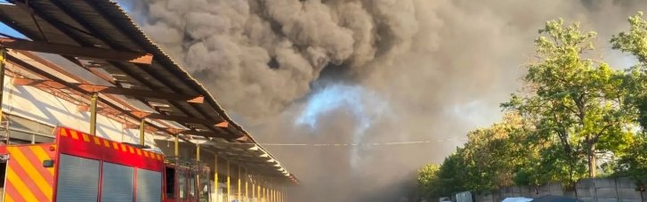 Росіяни поцілили дроном у склад Червоного Хреста в Херсоні