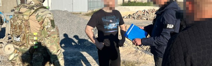 "Мертві душі", фіктивні виплати та інші схеми: ДБР проводить одночасно понад 70 обшуків у військових частинах