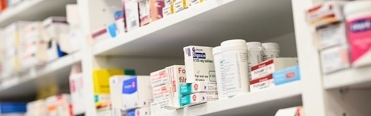 Кабмін із порушенням закону хоче подарувати власникам АЗС додаткові сотні мільйонів гривень на торгівлі ліками, - політолог