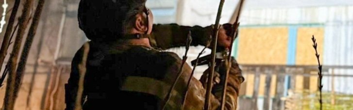 На Чернігівщині через російські удари горіли 5-поверхівка та господарча будівля (ФОТО)