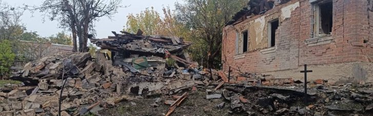 Россияне сбросили на Изюм КАБы: есть пострадавшие, разбиты дома (ФОТО)