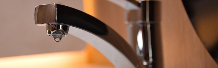 У Києві знеструмило об’єкти водоканалу: що відомо про ситуацію в різних районах