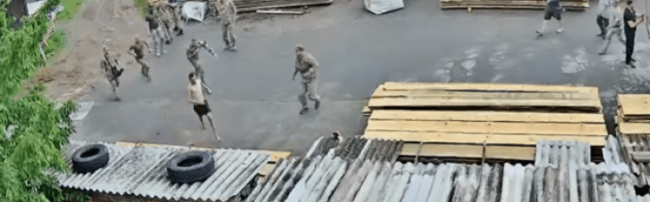 На Черкащині відбулася сутичка між військовослужбовцями ТЦК та працівниками підприємства (ВІДЕО)