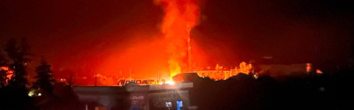 Від авіаудару по Ізюму на Харківщині пошкоджені понад 20 будинків, спалахнули пожежі