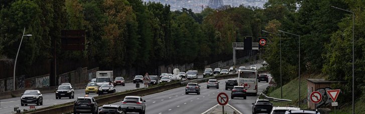 Украинцы за месяц приобрели более 6 тыс. "свежих" авто из-за границы: какие модели покупали чаще всего