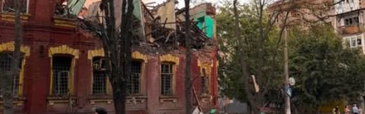 Россияне сбросили КАБы на центр Славянска. На местах попаданий — руины