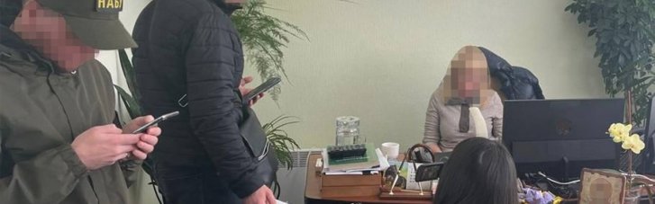 НАБУ задержало чиновницу налоговой службы Сумщины, требовавшей у предпринимателя 2 млн грн