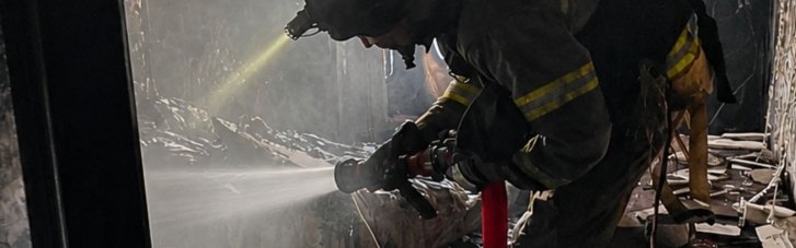 У Херсоні після обстрілів спалахнули пожежі в житловому секторі