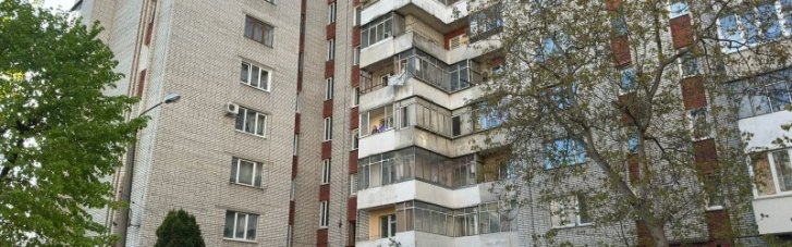 Во Львове в многоэтажке раздался взрыв: погиб человек (ФОТО)