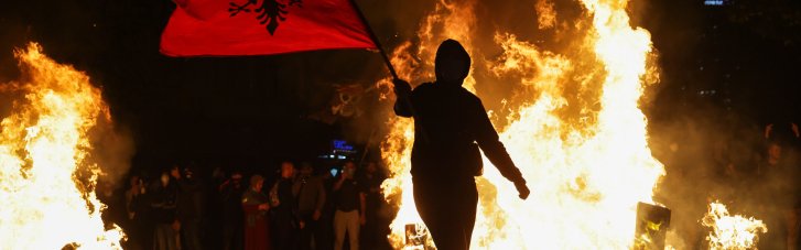 Час мирних революцій минув. Кому можуть віддати владу бунтівні зумери та альфи