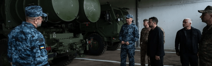 Зеленский провел совещание с командованием ВМС по усилению ПВО на юге (ФОТО)