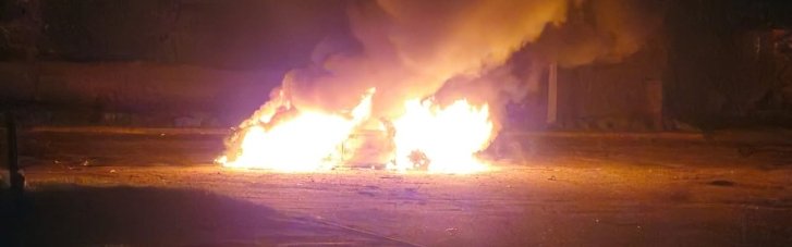 В Сумской области вражеский дрон атаковал авто полиции: двое правоохранителей тяжело ранены (ФОТО)