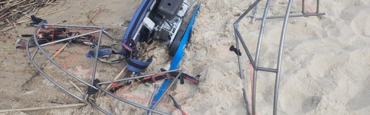 В Черкасах 73-річний чоловік злетів на мотопараплані, не впорався з керуванням та впав у Дніпро