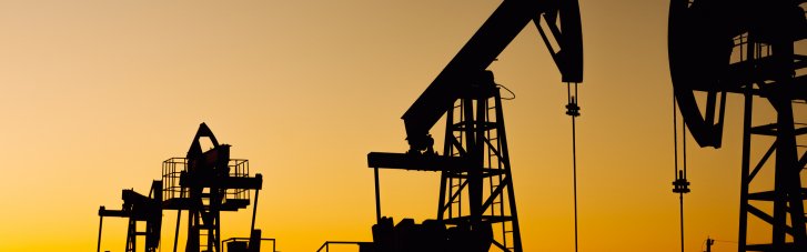 Мировая цена на нефть перевалила за 100 долларов за баррель