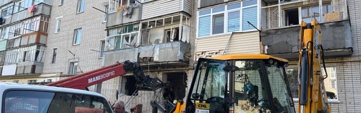 Дрони атакували житловий сектор Конотопа, загинула літня жінка