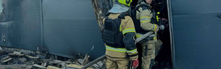 Від ударів по Київщині поранено цивільного, горіли склади у двох районах (ФОТО, ВІДЕО)