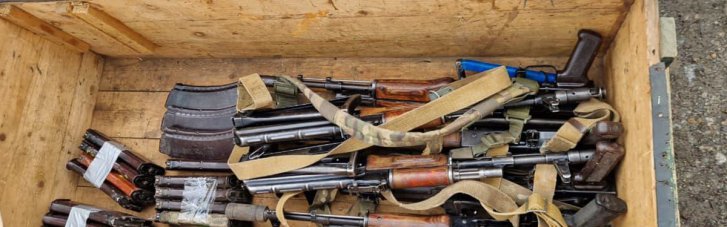 Слобожанские нацгвардейцы не дали провезти в Харьков целый арсенал — более 90 автоматов в одном авто (ФОТО)