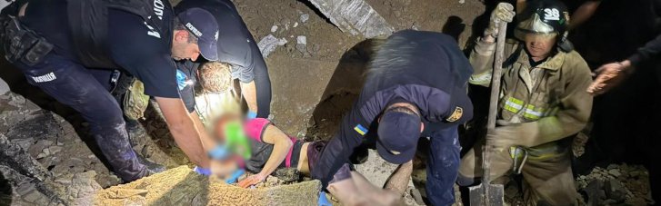 На Одещині чоловіка привалило бетонною плитою в покинутій будівлі (ВІДЕО)