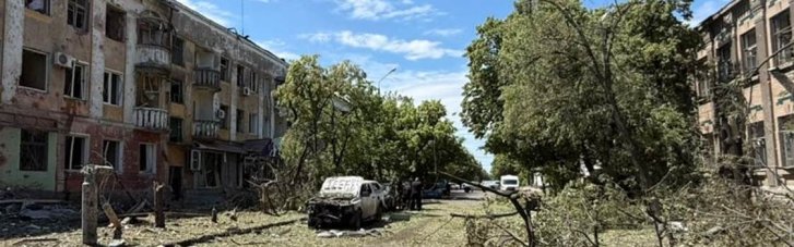 Враг ударил 3-мя 250-килограммовыми "КАБами" по центральной части Славянска (ФОТО)