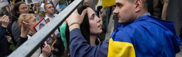 Зеленский поздравил женщин с 8 Марта (ФОТО)