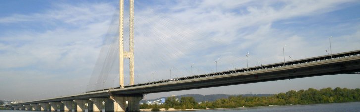 На одном из ключевых мостов Киева введут ограничение движения