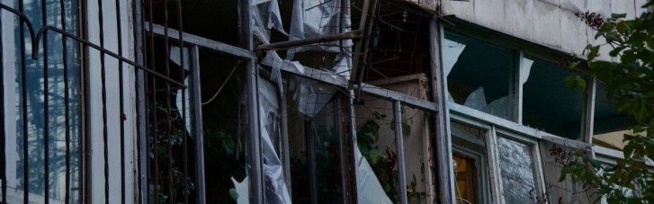 Оккупанты утром ударили по Днепру: повреждены многоэтажки и предприятие (ФОТО)