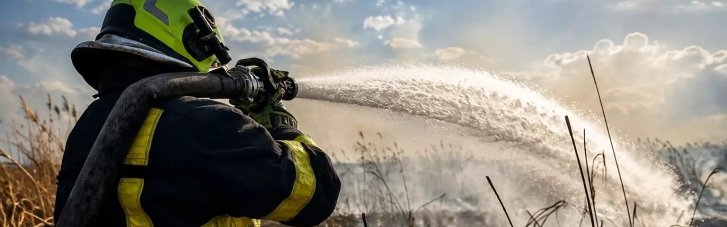 У Кропивницькому — сильне задимлення через спеку: мешканців просять зачиняти вікна та вдягати маски (ФОТО)