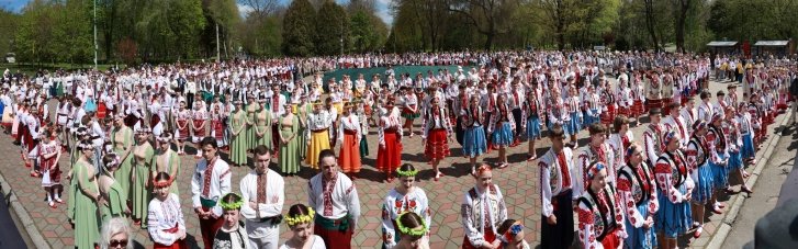 Українські танцівники на Хмельниччині встановили рекорд (ФОТО, ВІДЕО)