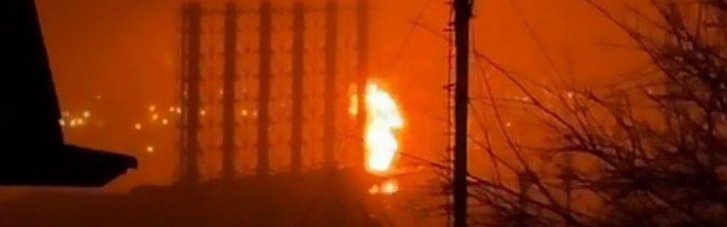У Росії заявили про атаку на НПЗ та порт у Туапсе: спалахнули пожежі
