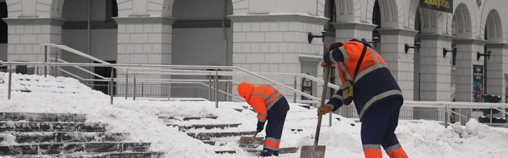 В'їзд великих вантажівок до Києва можуть обмежити до 10 січня: в чому причина