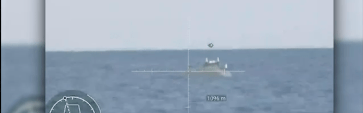 ВМС показали перший в історії бій морських безекіпажних катерів (ВІДЕО)