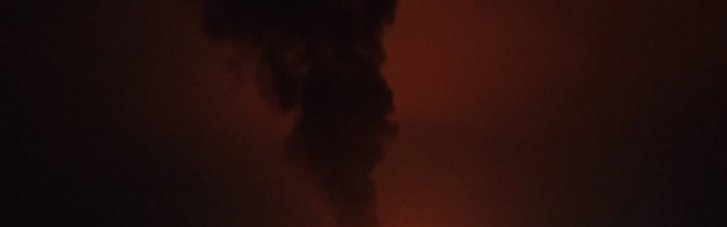 В Таганроге горит нефтебаза в результате атаки "добрых" дронов