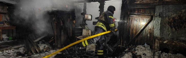 На Київщині нічна атака спричинила пожежі у трьох районах, Ірпінь — без світла (ФОТО)