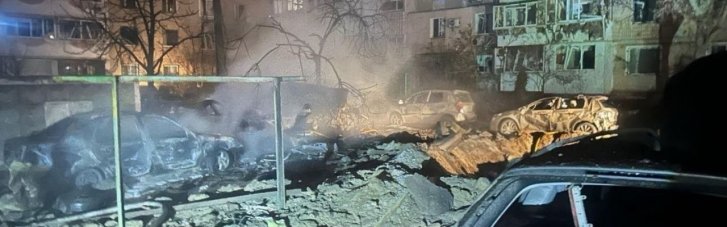 Оккупанты утром ударили по Запорожью: пострадали двое людей, повреждены более 100 квартир и автомобили (ФОТО)