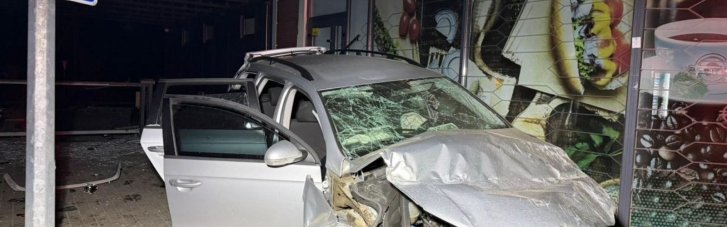 Пьяный водитель на Прикарпатье въехал в летнюю площадку АЗС: шестеро травмированных, среди них двое несовершеннолетних