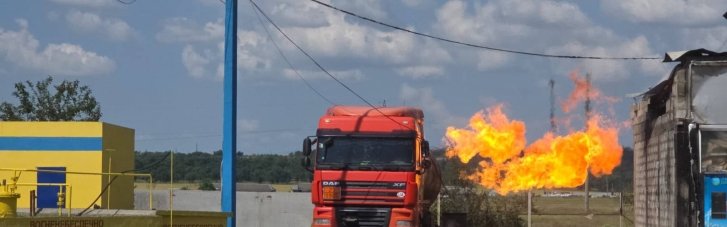 Россияне в Одесской области атаковали несколько предприятий и АЗС