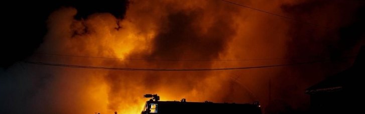На Полтавщині через обстріл сталася пожежа на промисловому об'єкті