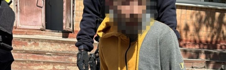 В Хмельницком мужчина посреди города устроил стрельбу по полицейским