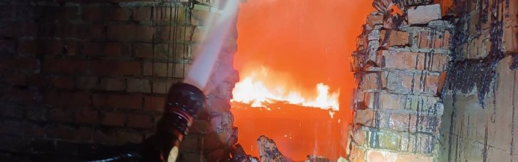 Удари РФ пошкодили ферми та пожежне депо на Дніпропетровщині (ФОТО)