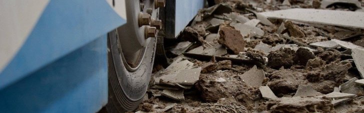 Последствия атаки на Днепр: повреждены депо и троллейбус (ФОТО)