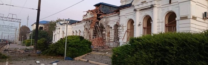 Обстрілом потрощило вокзал у Берестині та станцію Кільцевої електрички в Києві (ФОТО)