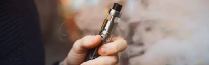 Нелегальні продавці електронних сигарет продовжують працювати і навіть розширюватися попри нещодавні обшуки БЕБ, — Плінський