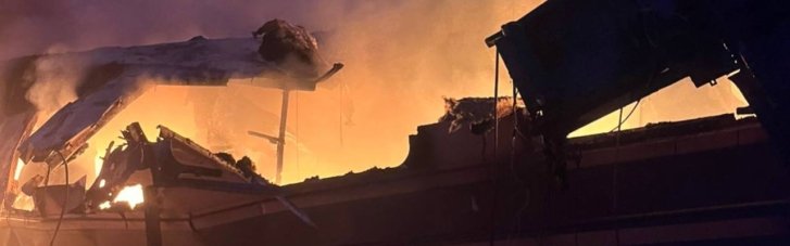 Вдарили трьома дронами: внаслідок влучання в пасажирський потяг на Харківщині є загиблі (ФОТО)
