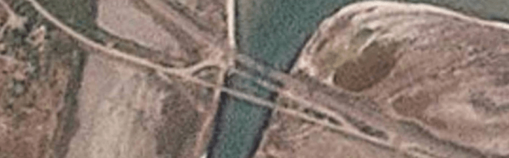 Опубликованы спутниковые снимки Чонгарского моста со следами ударов